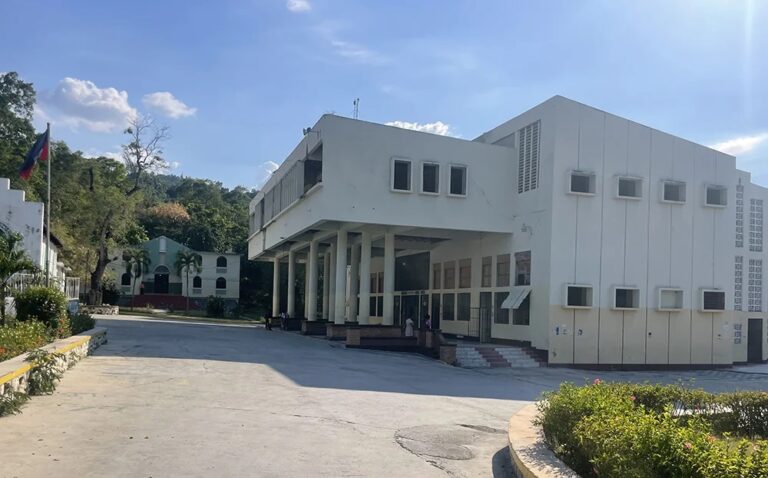 unah-auditorium-feb2024